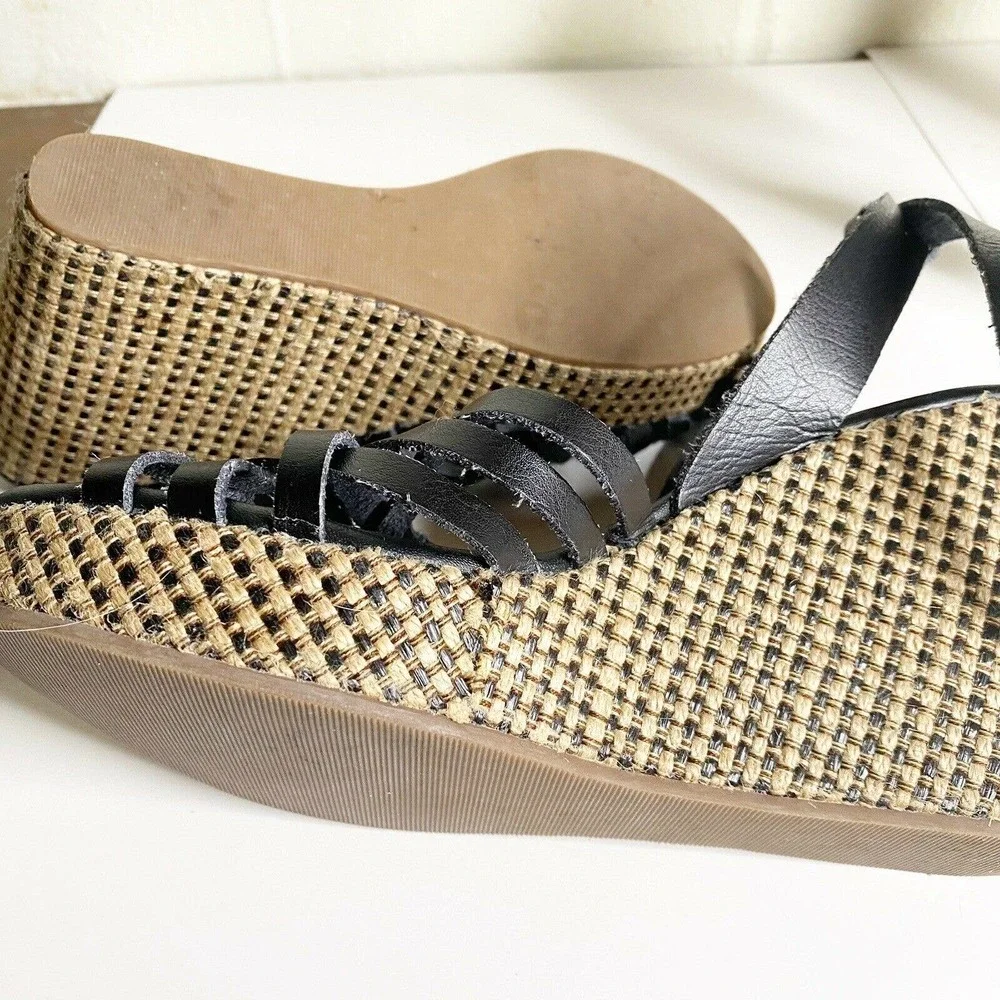 American Eagle Sz 6 Faux Leather wedge sandals Black Platform Cork